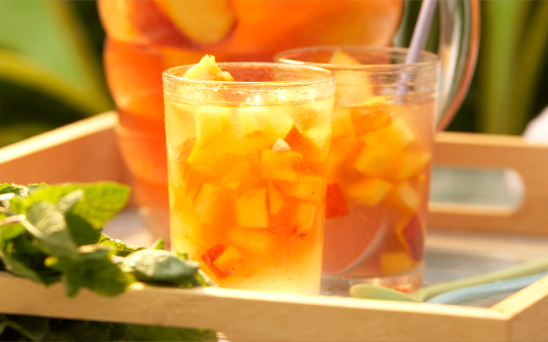 Simple White Peachy Sangria Recipe Simple White Peachy Sangria Recipe